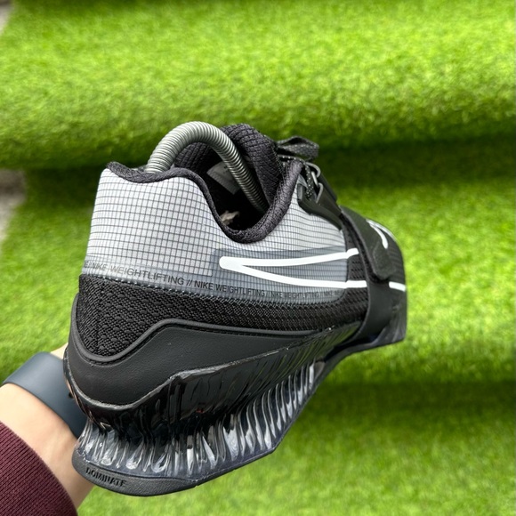 Nike Romaleos 4 Black Weightlifting Shoes
Gym Training Shoes Men's CrossFit 10.5 - Picture 8 of 9